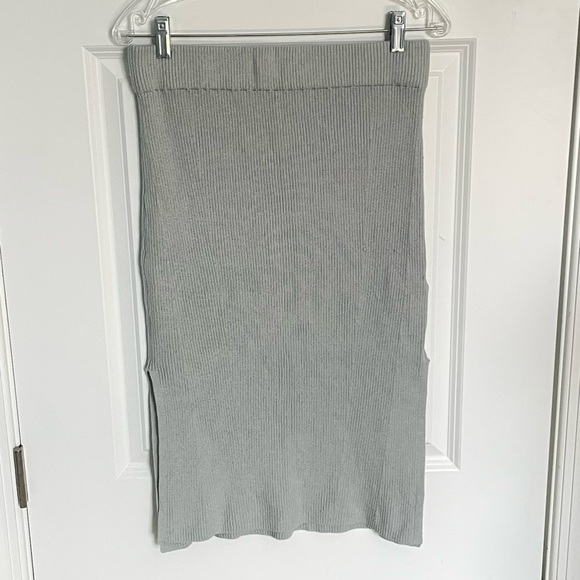 Abercrombie & Fitch Ribbed Sweater Double Slit Midi Skirt - 47063 - Picture 3 of 13